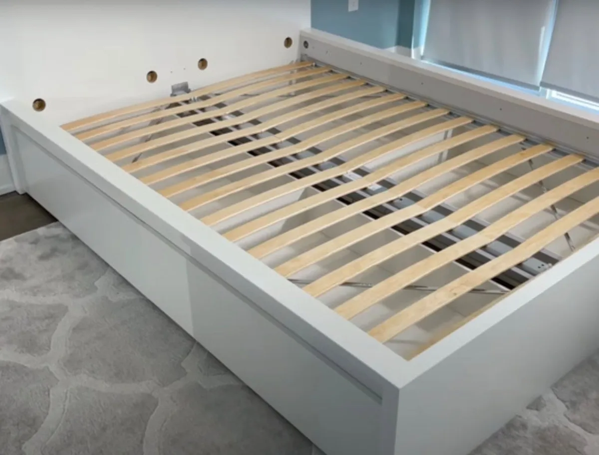 Double bed - Image 2