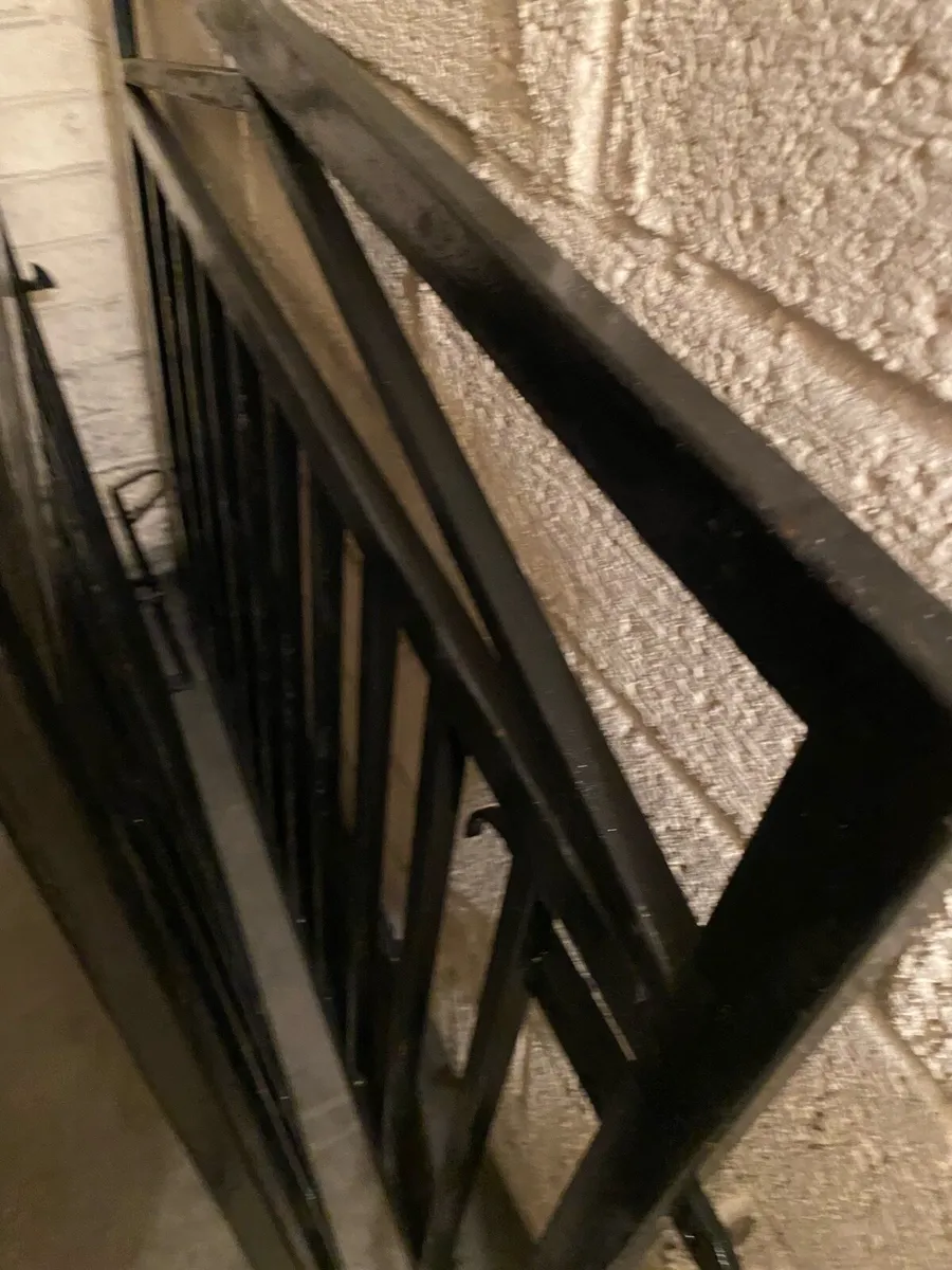 Wrought iron gate (very heavy) - Image 2