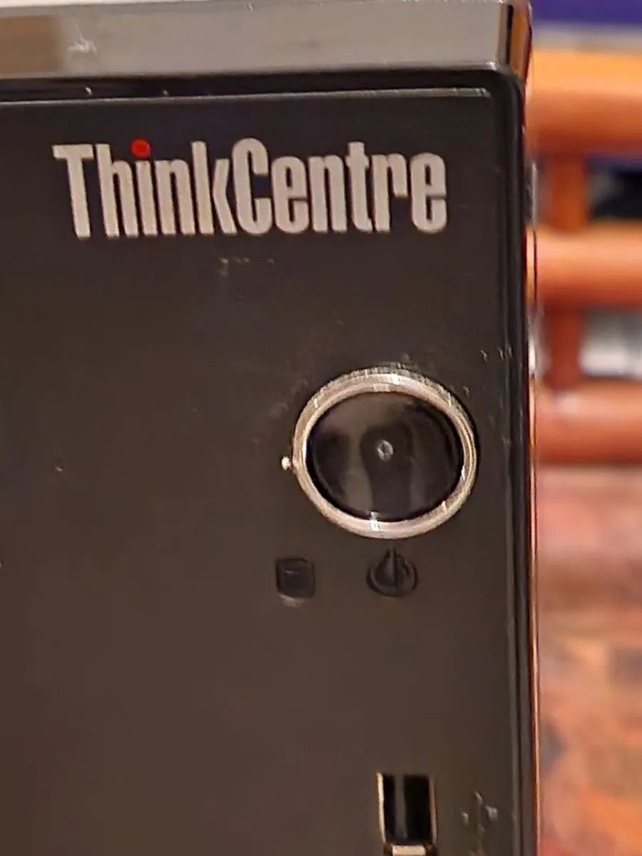 Lenovo ThinkCentre 300GB HDD, 2GB RAM Desktop PC - Image 2