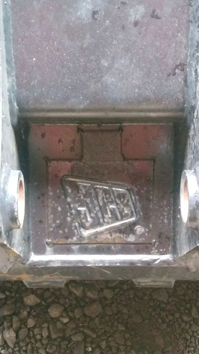 2 FT 6 INCH JCB DIGGER BUCKET 45mm pins - Image 3
