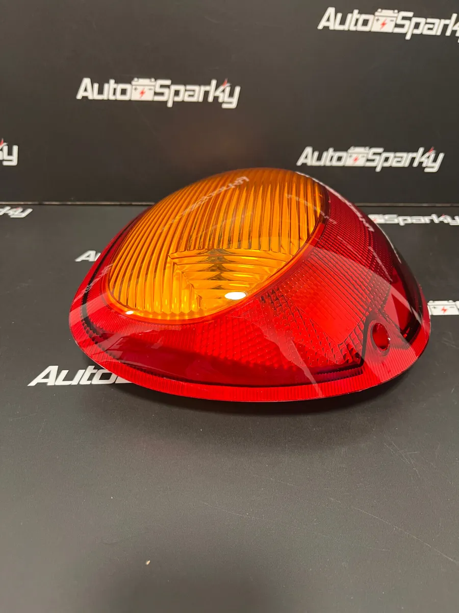 John Deere 20 / 30 Series LED Tail Light - Image 3