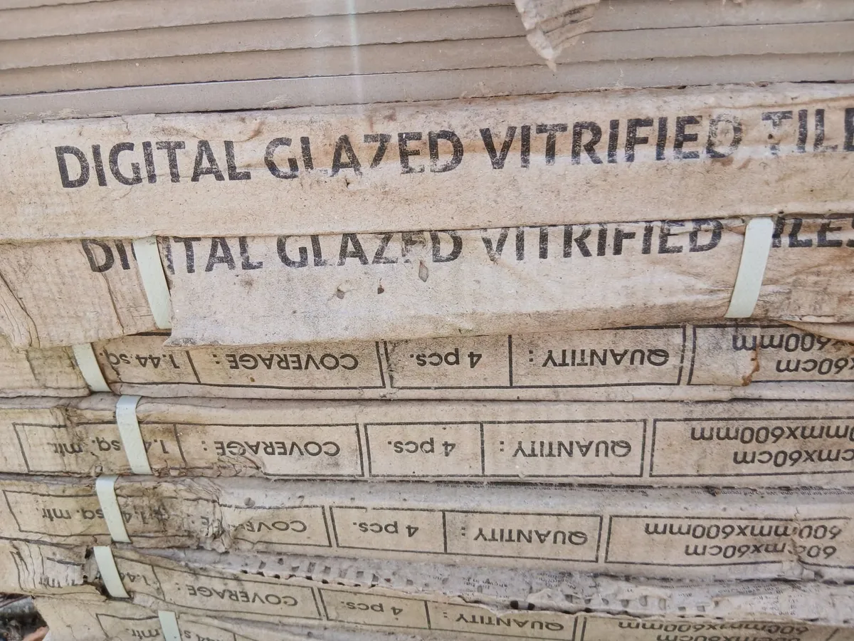 LARGE GREY TILES - Image 3