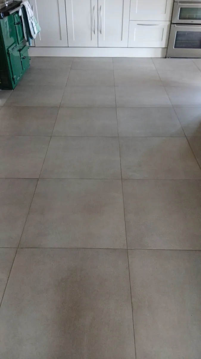 LARGE GREY TILES - Image 1