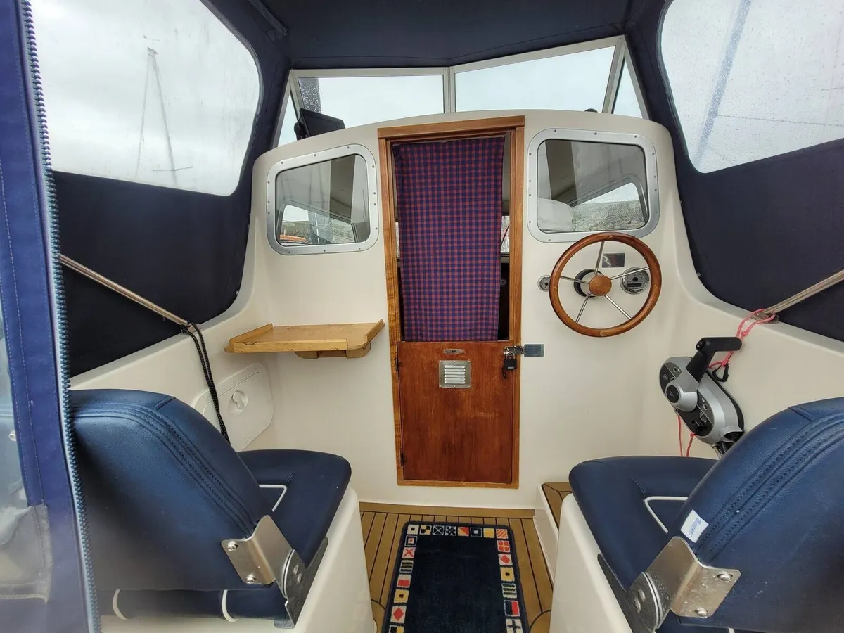 Landau 20 harbour launch - Image 3