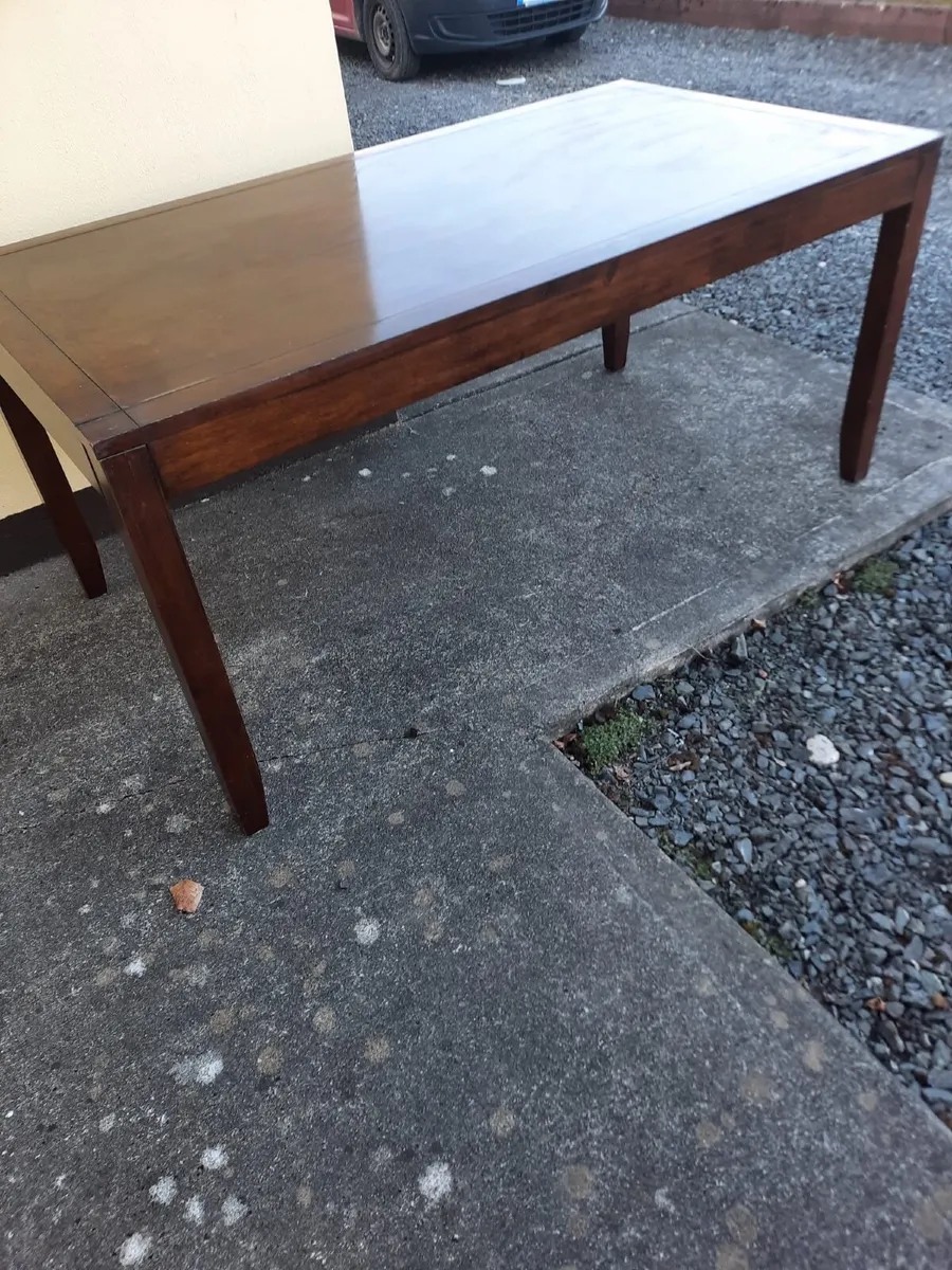 Kitchen table - Image 1