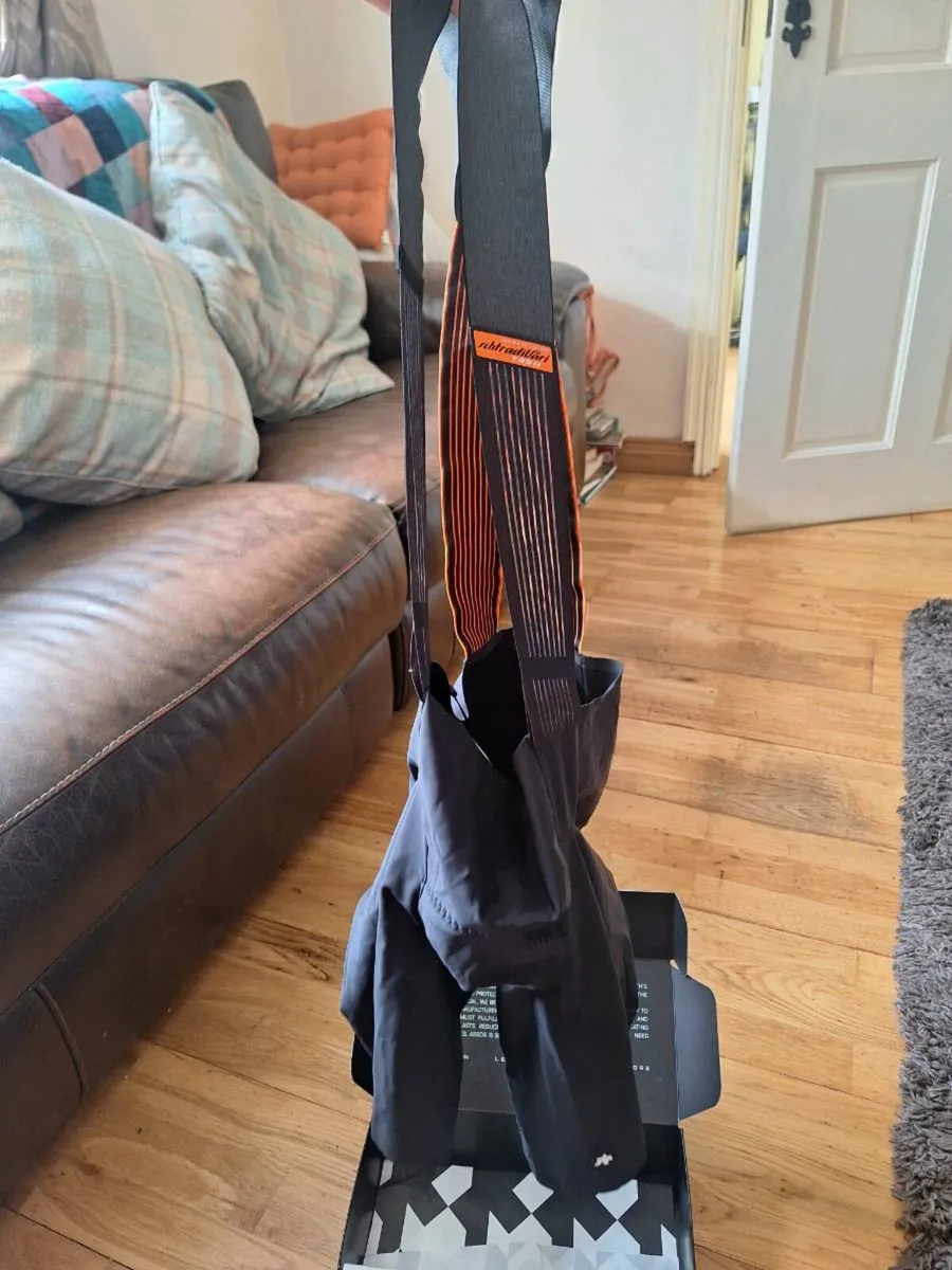 Assos equipe rd bib shorts s11 long leg xl - Image 4