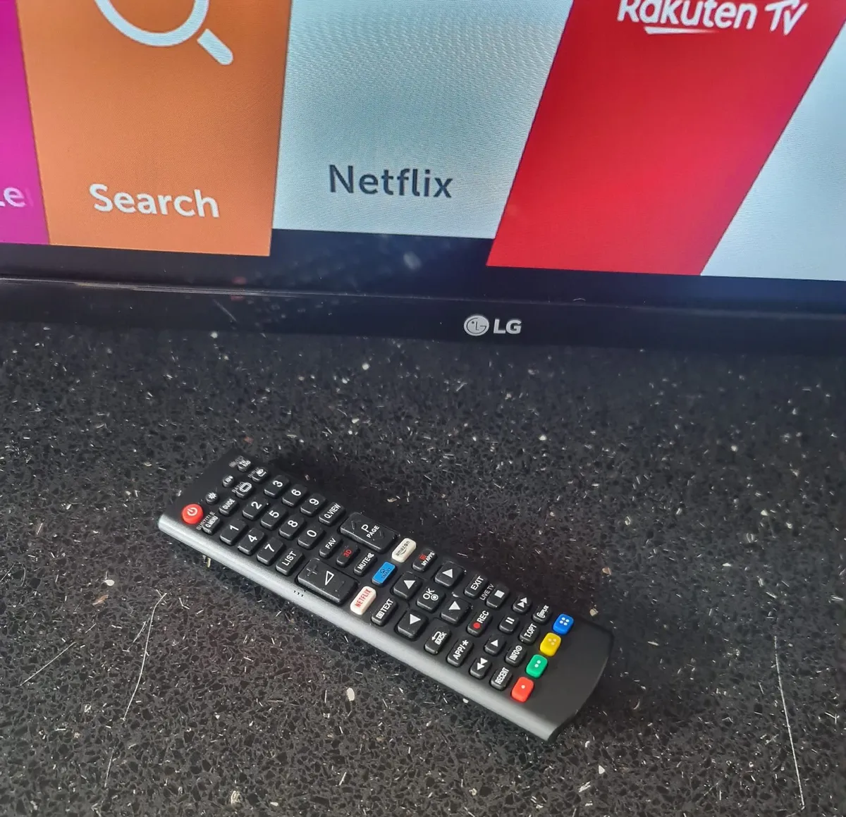 LG 49" Smart TV | 4K Ultra HD - Image 3