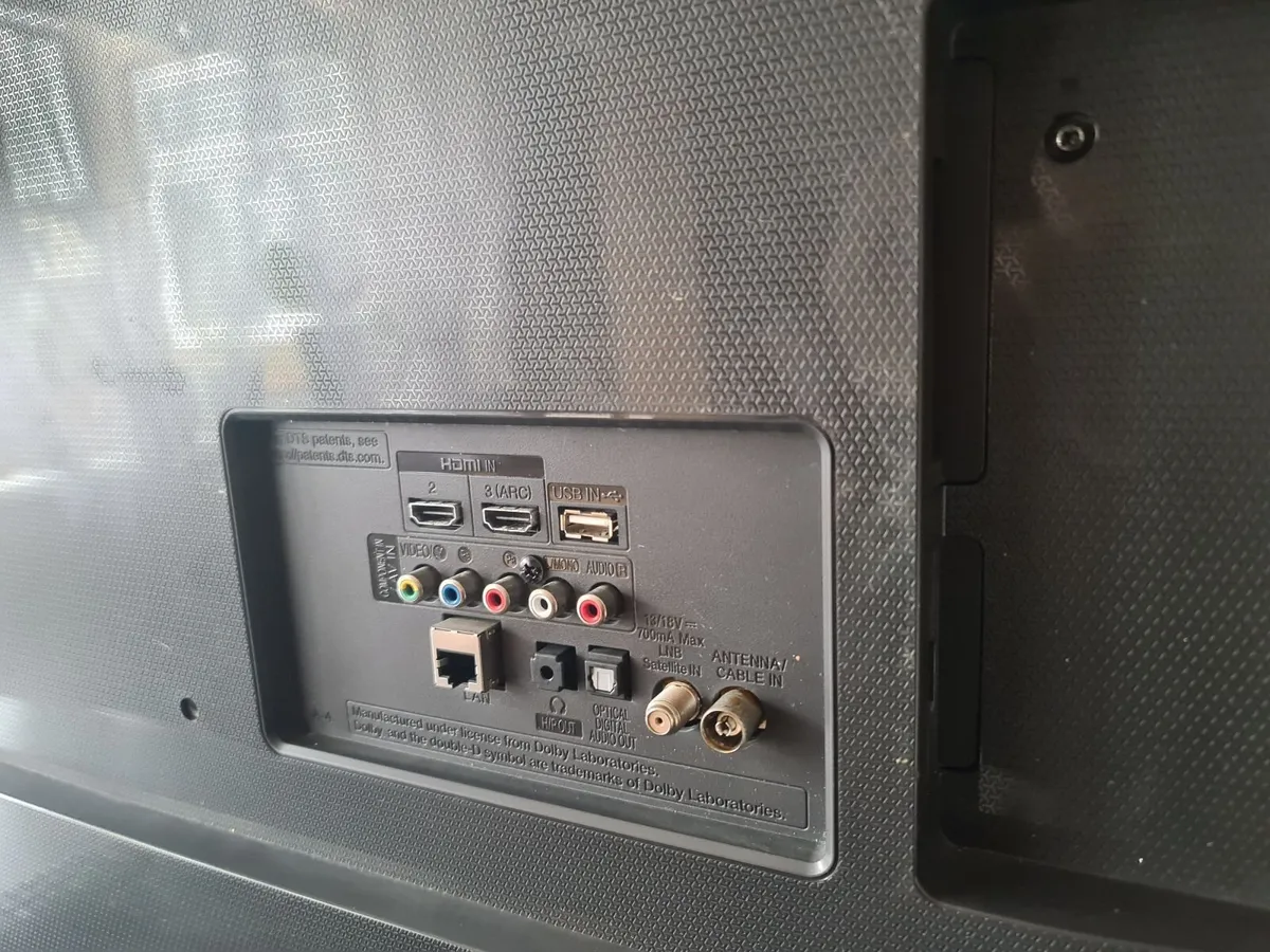 LG 49" Smart TV | 4K Ultra HD - Image 4