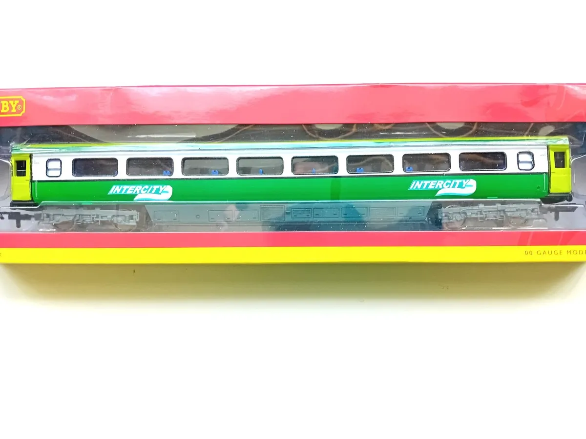 MODEL  RAILWAY   INTERCITY  COACHES - Image 4