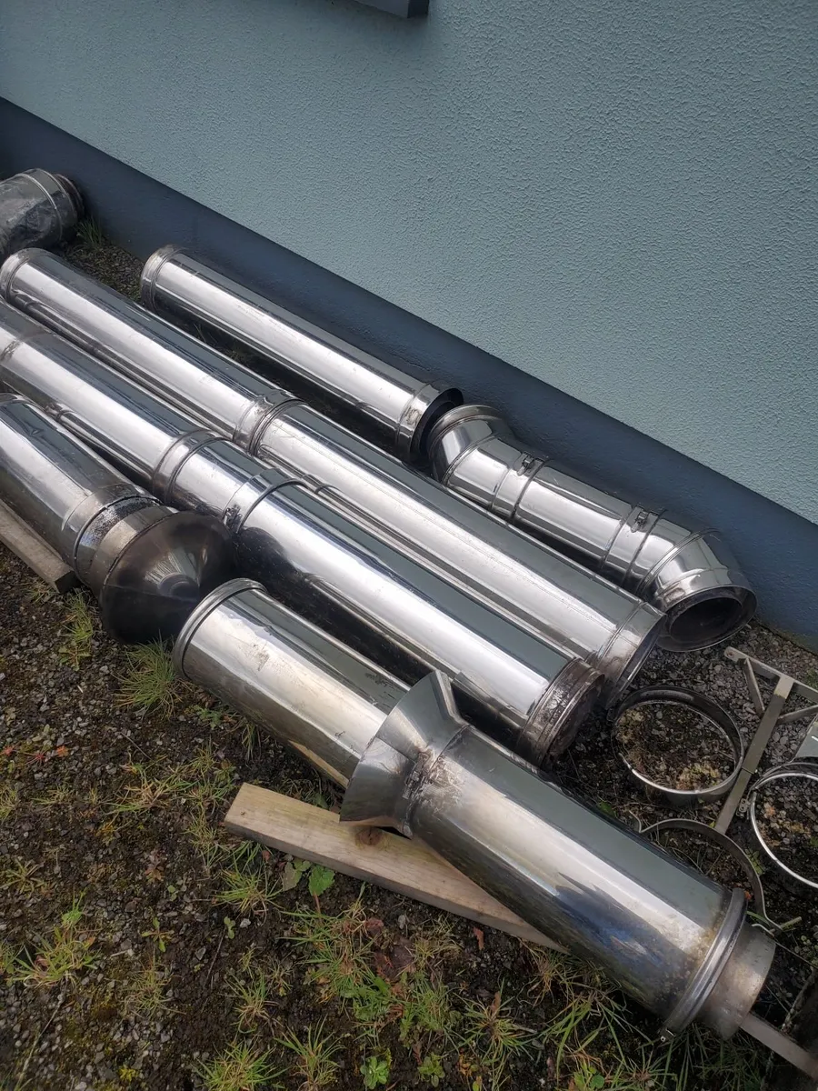 23 feet of top quality 6inch diameter twin wall fl - Image 2