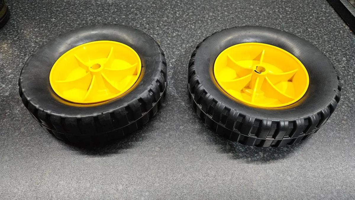 Dewalt rolling Workstation saw stand wheels - Image 2