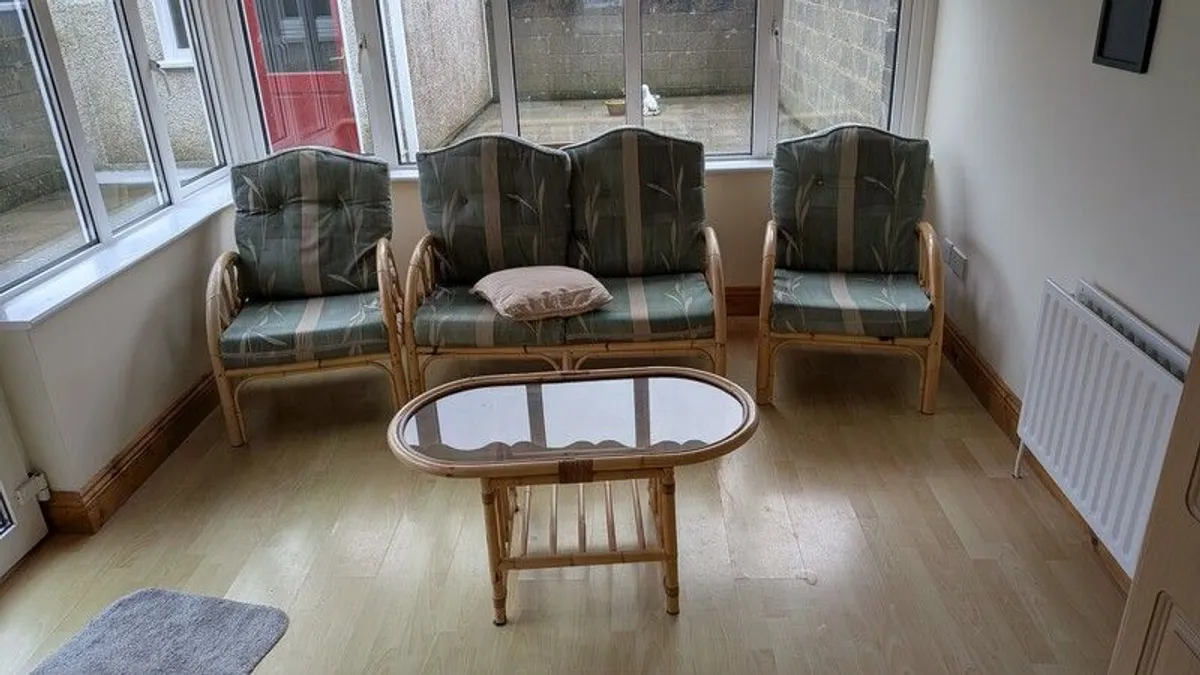 3 seater couch & coffee table - Image 1