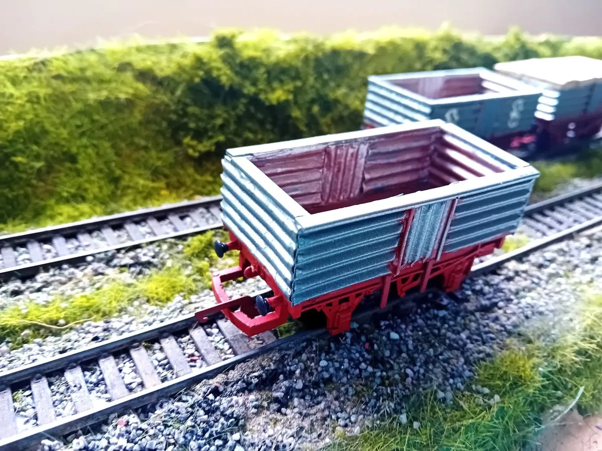 MODEL  RAILWAY  IRISH  BULLIED  WAGONS - Image 4