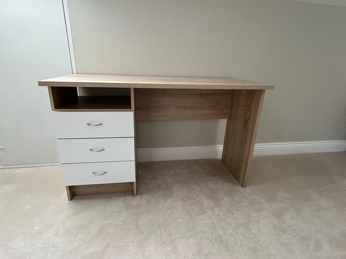 Office desk - Image 2