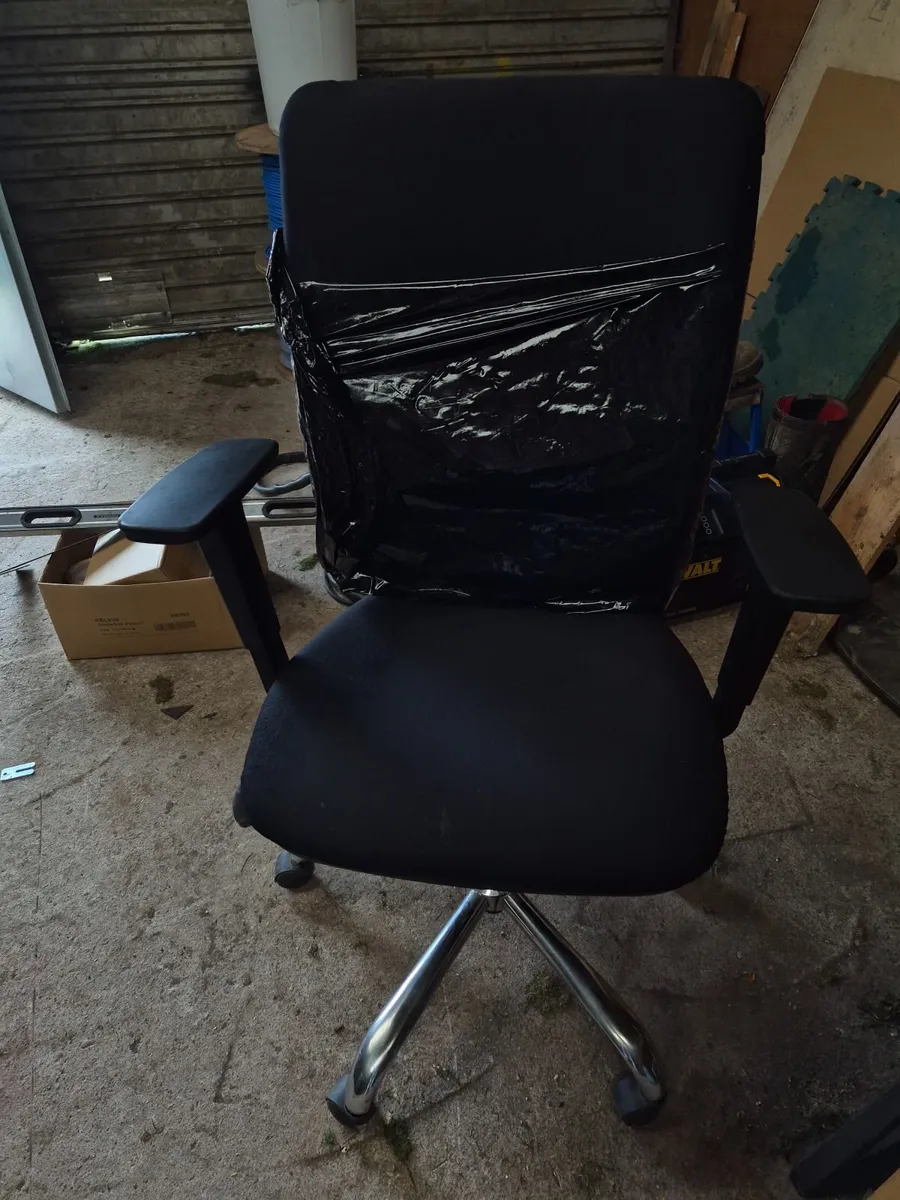 Office chair - Image 2