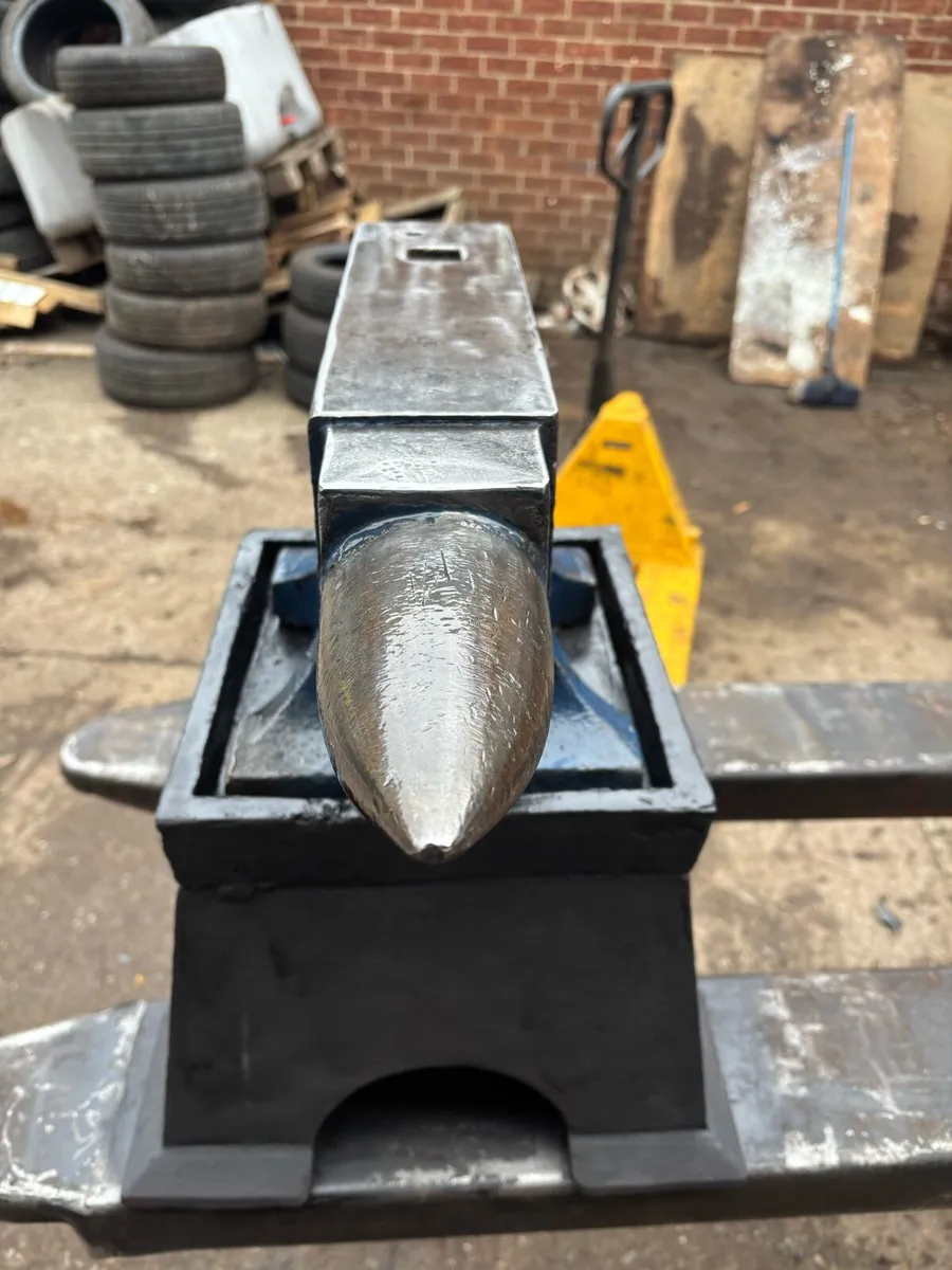 64 kg. BROOKS ANVIL FACTORY STAND - Image 3