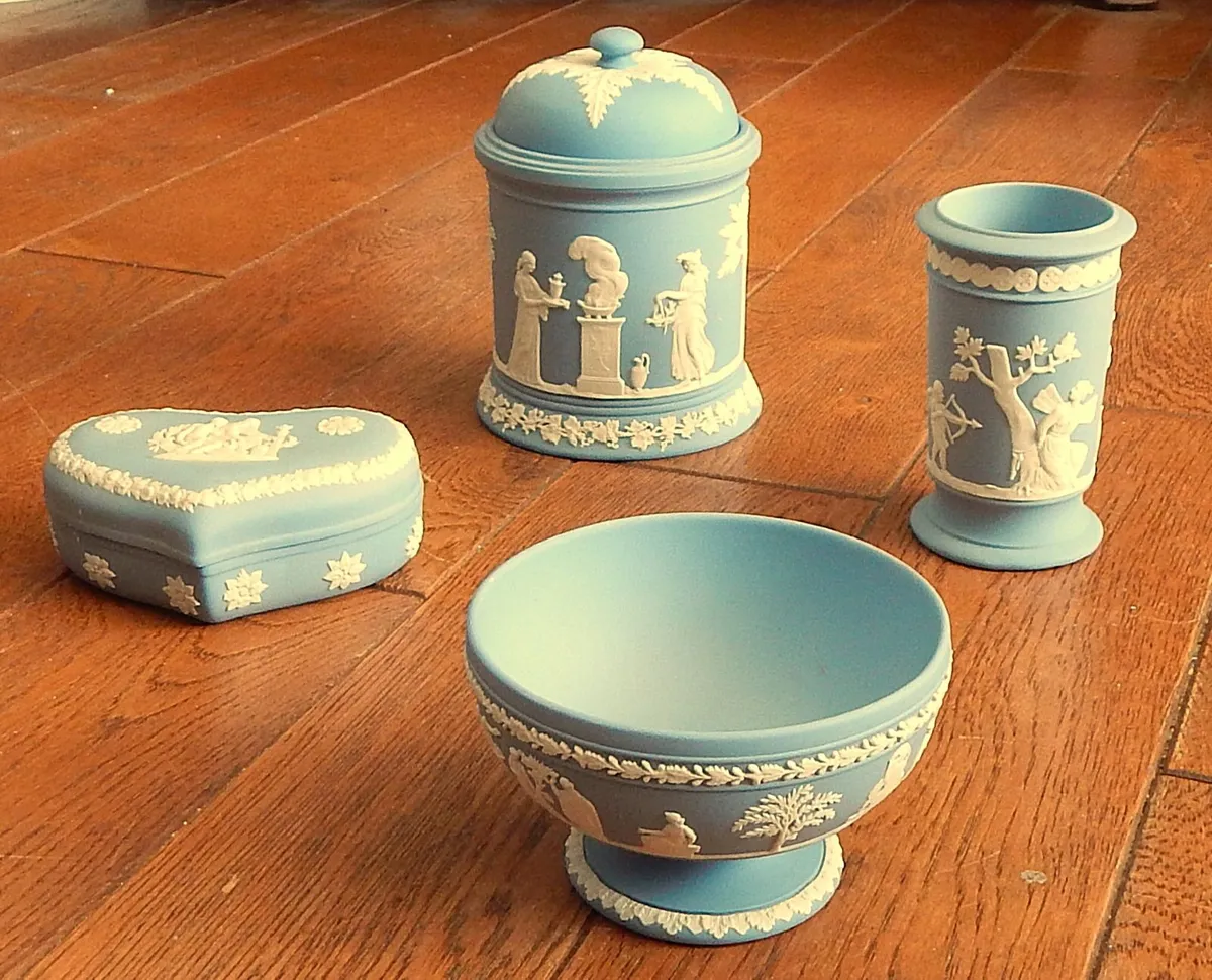 Selection of 4 Wedgwood Jasperware Pieces - Image 1