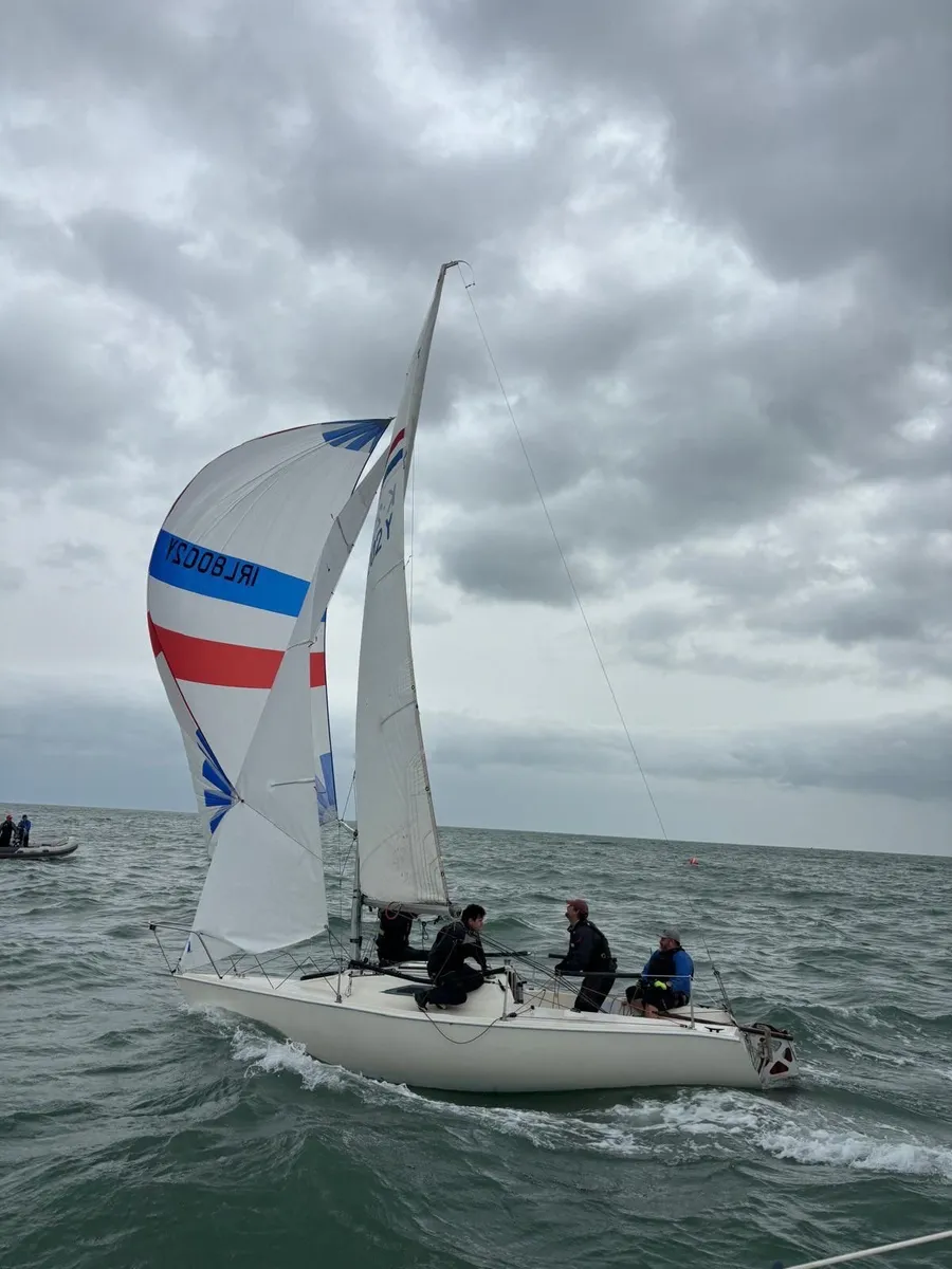 Hunter Formula One Sail Boat - Image 4