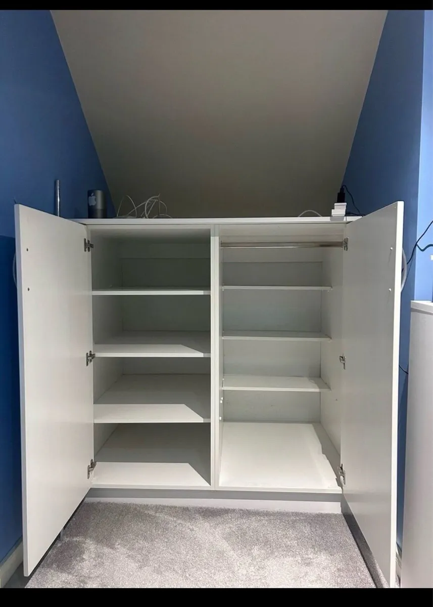 Cabinet/Press - Image 1