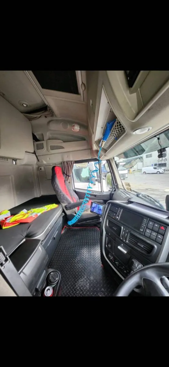 Iveco stralis Hi Way - Image 2