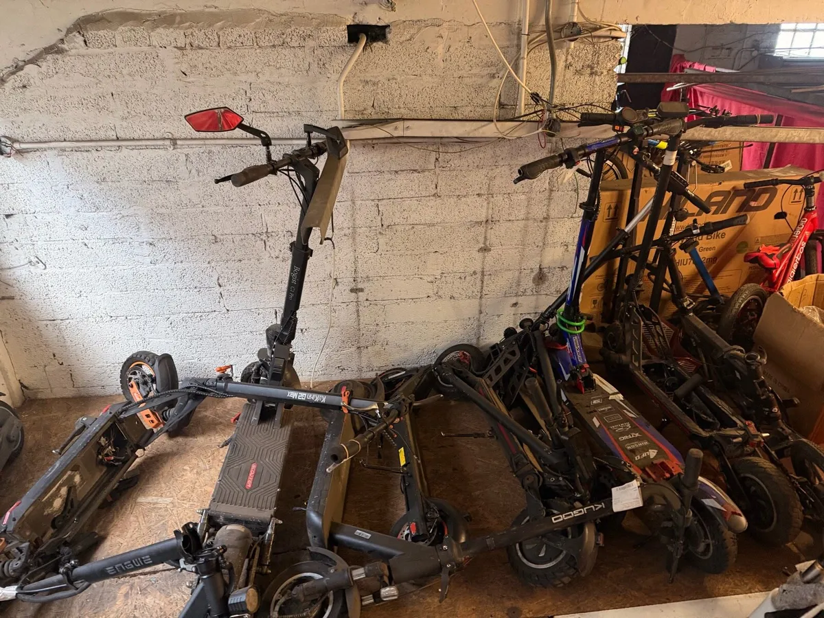 E-scooters for parts everything for 2500 - Image 3