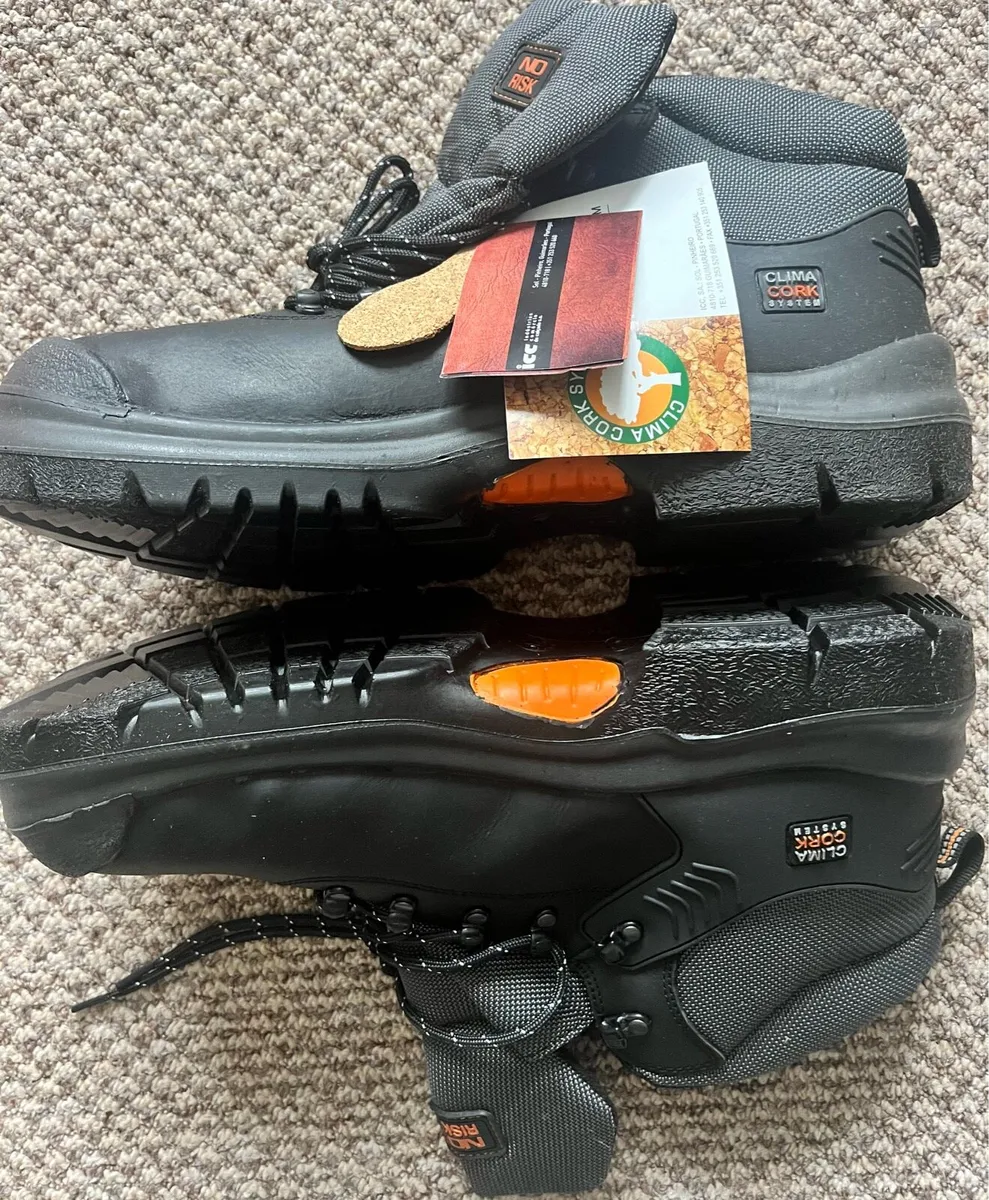 For sale new safety boots - Image 3