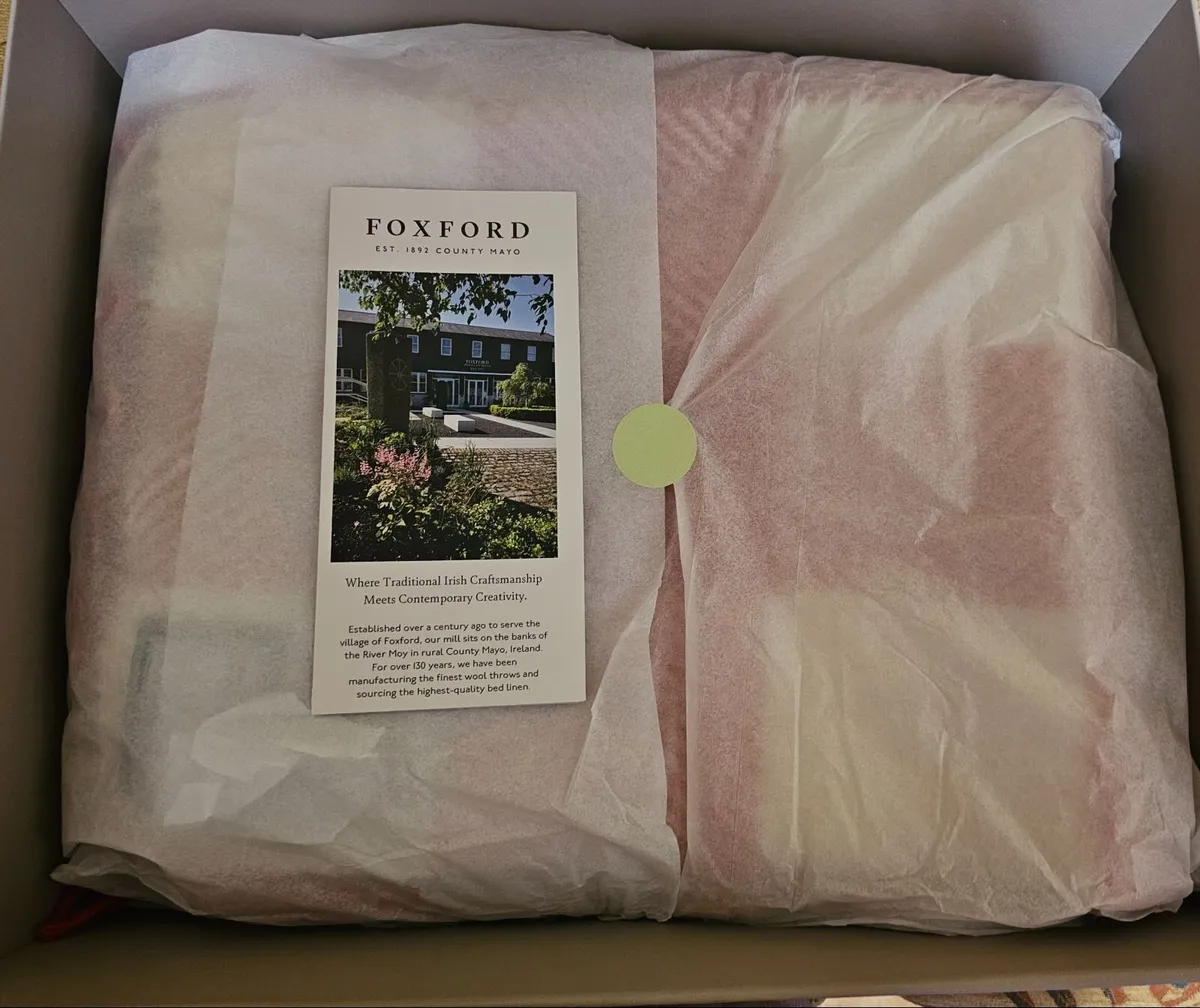 FOXFORD Throw - Image 2