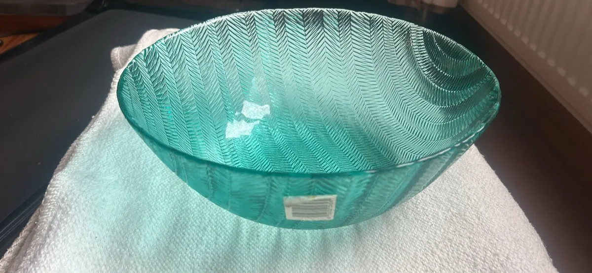 Large Arcoroc Green Bowl - Image 1