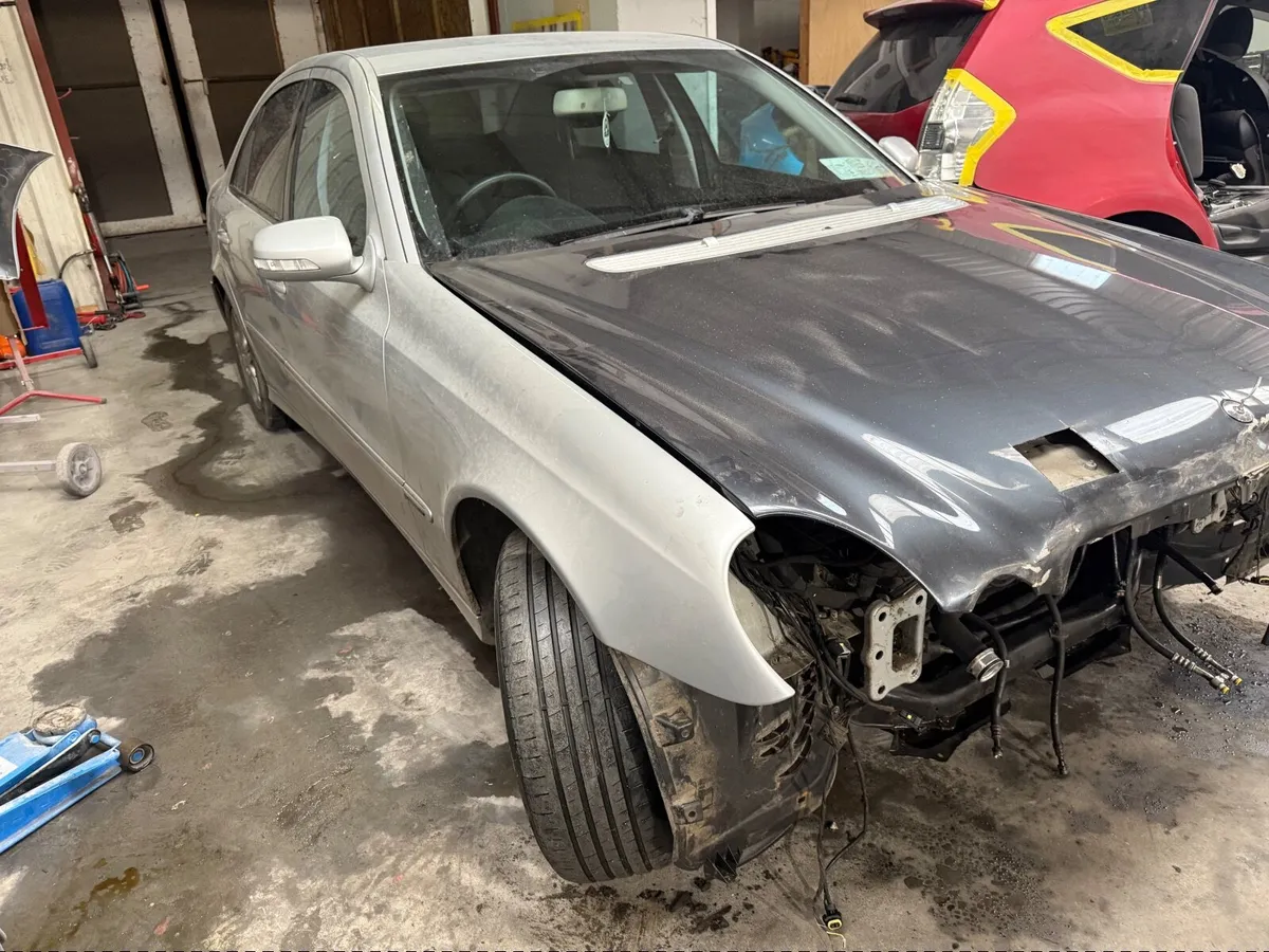 Mercedes w211 breaking - Image 3