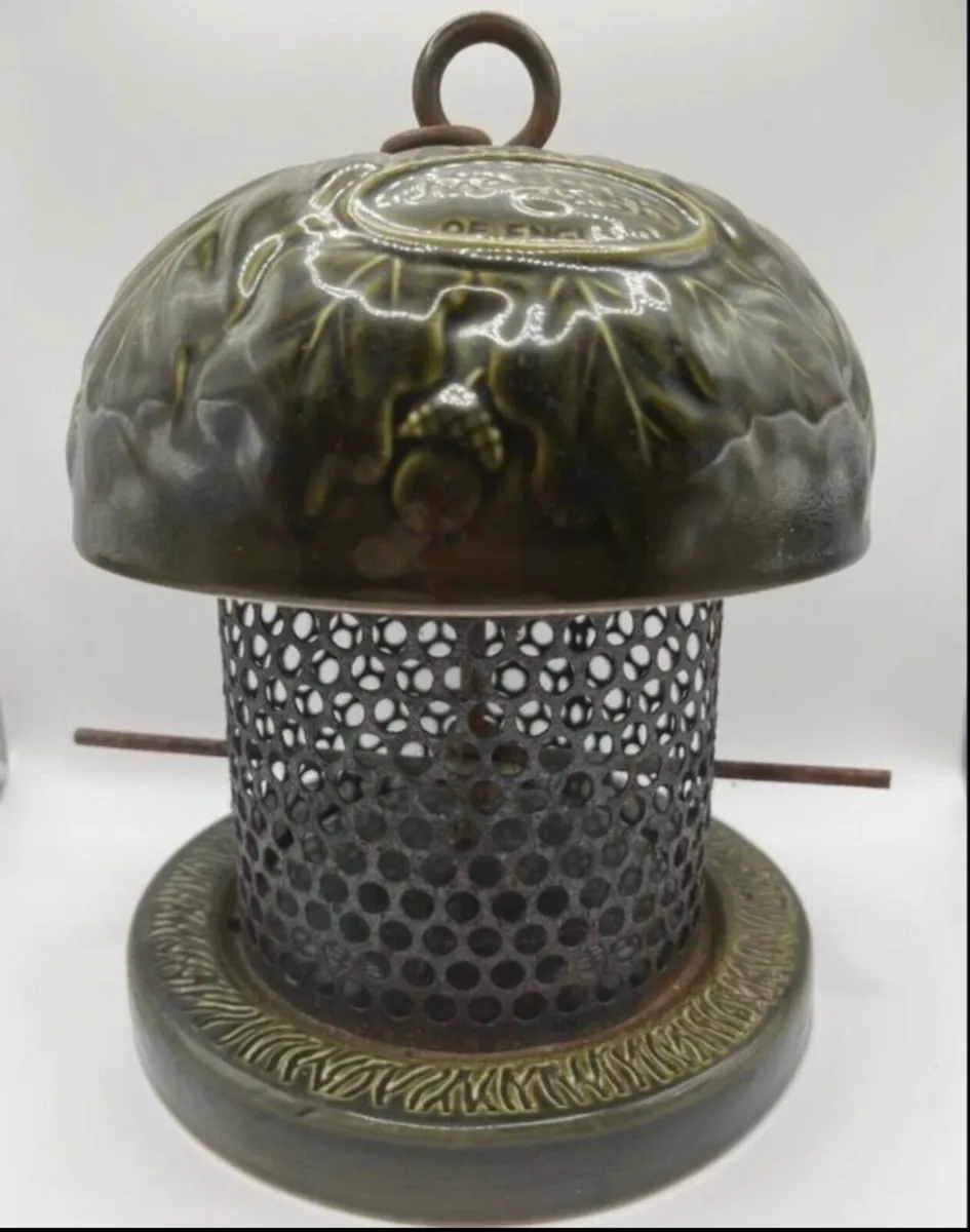 Vintage bird feeder - Image 1