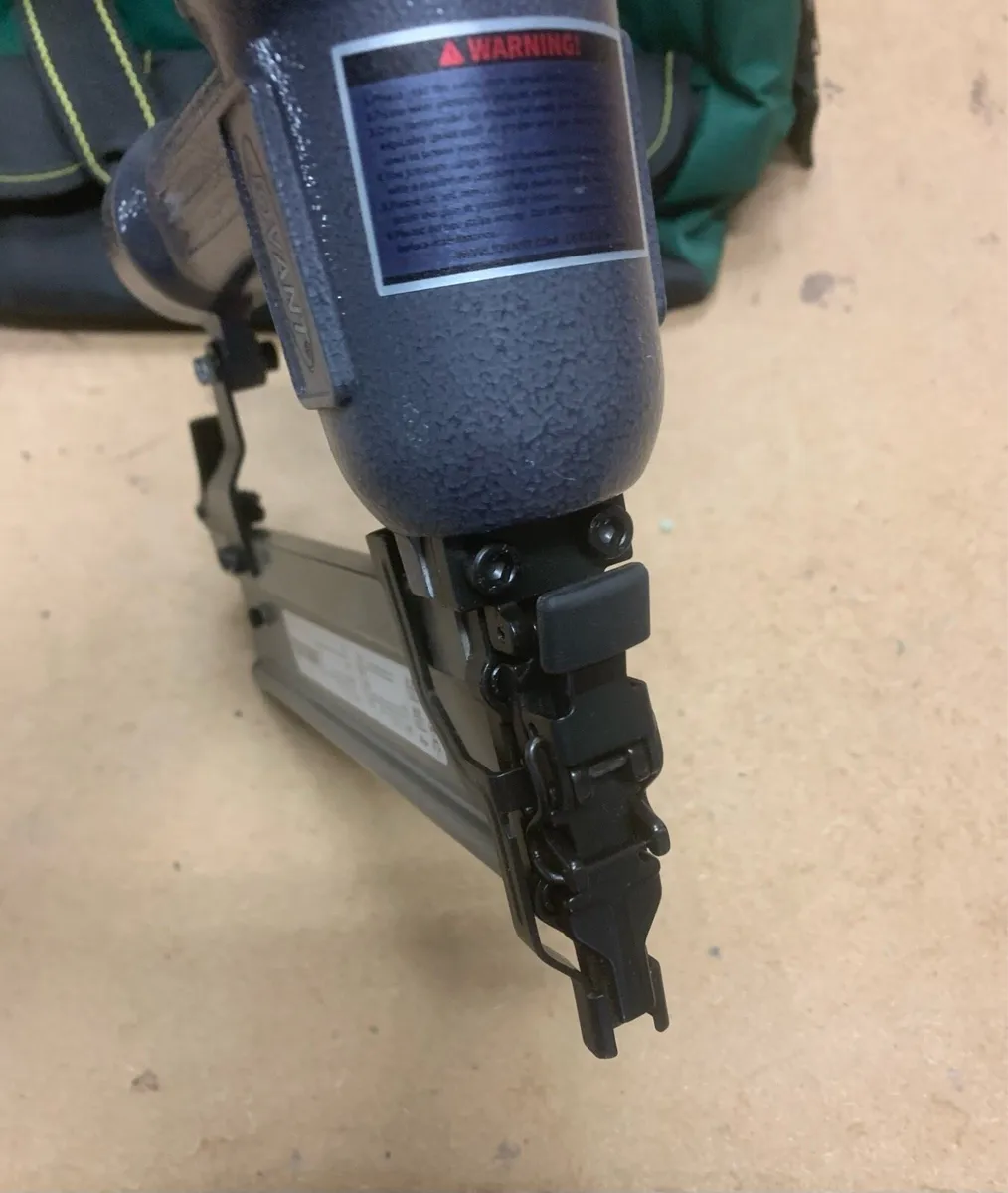 Air nail gun - Image 4