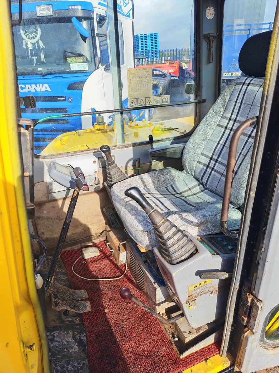 For Sale: Hyundi Robex 55-7 Excavator - Image 4