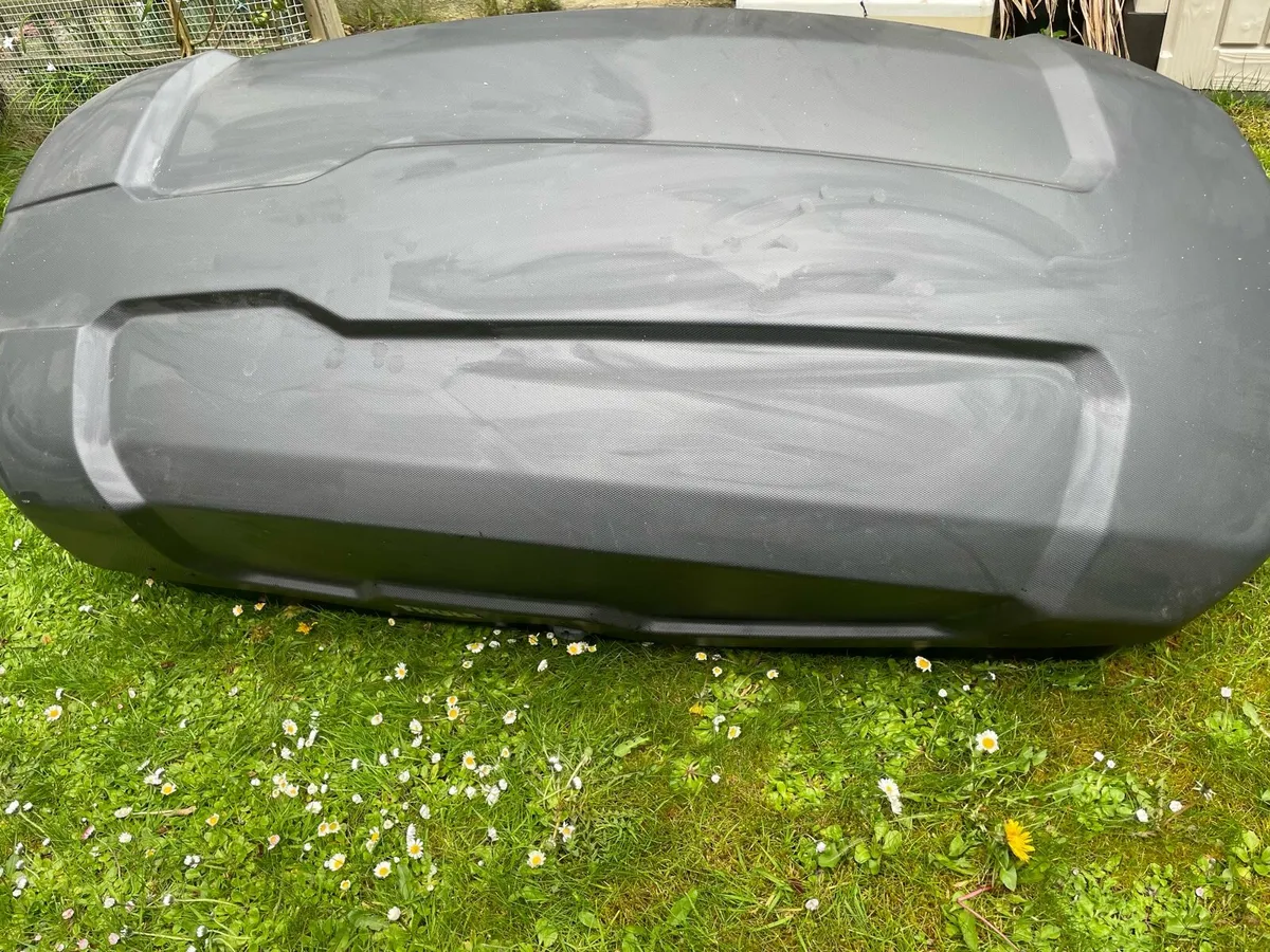 Thule roof box - Image 2