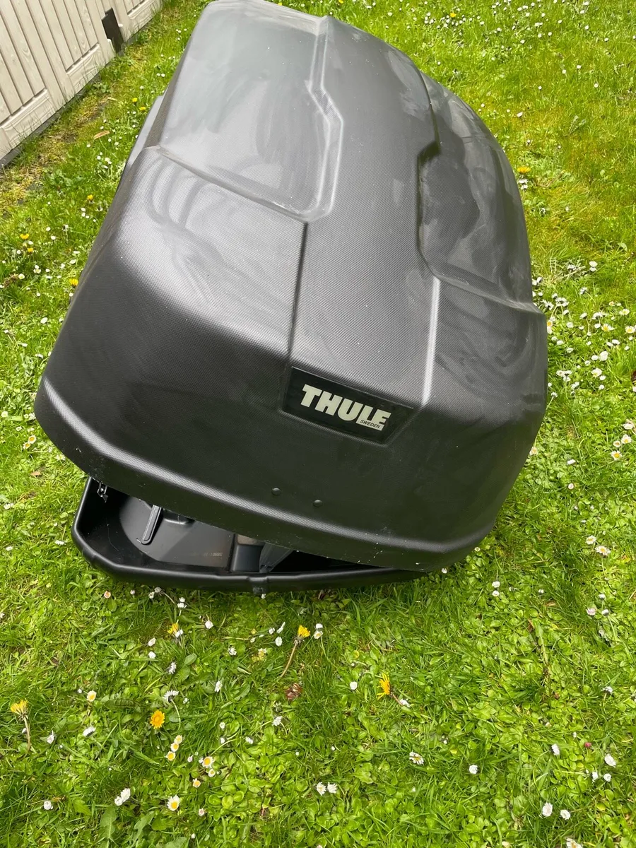Thule roof box - Image 1