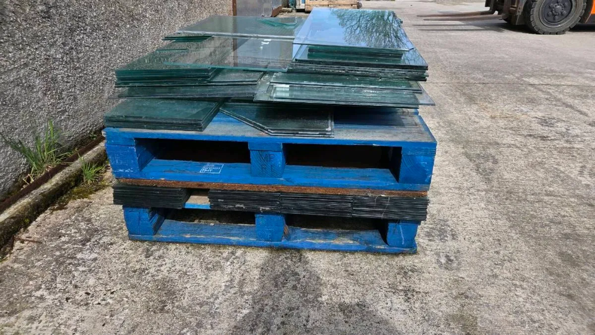 Glass shelving - Image 2