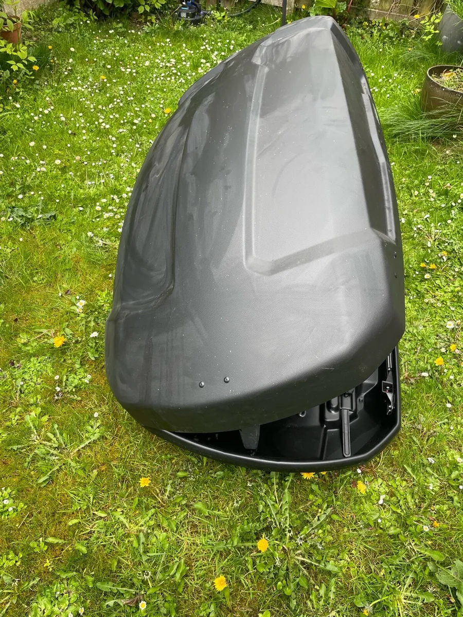 Thule roof box - Image 4