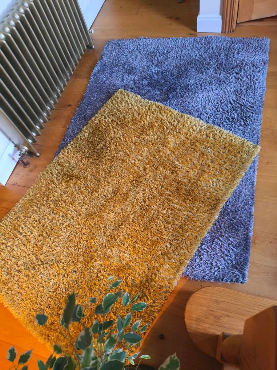 Beautiful lemon dark mustard colour rug like new - Image 1