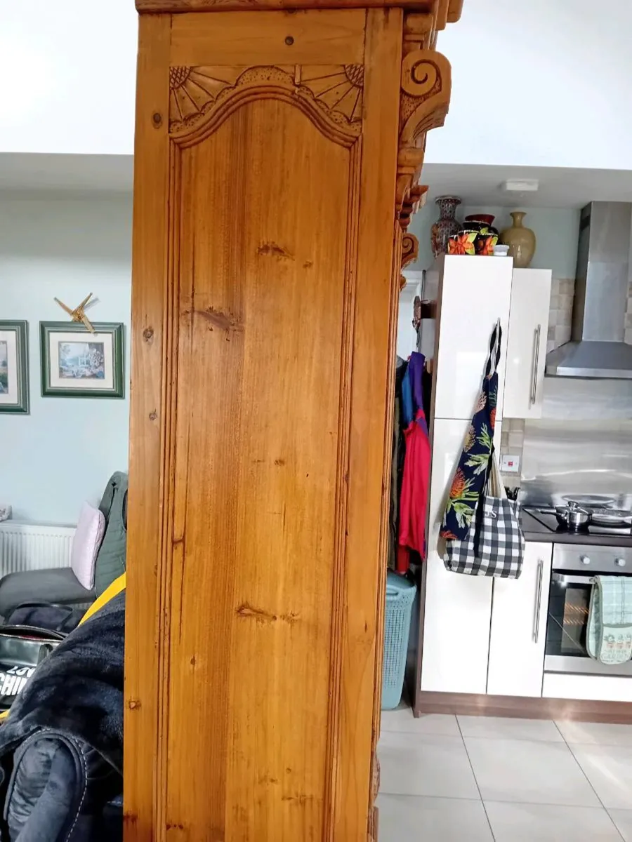 TALL SOLID WOOD FREE STANDING BOOK CASE - Image 4