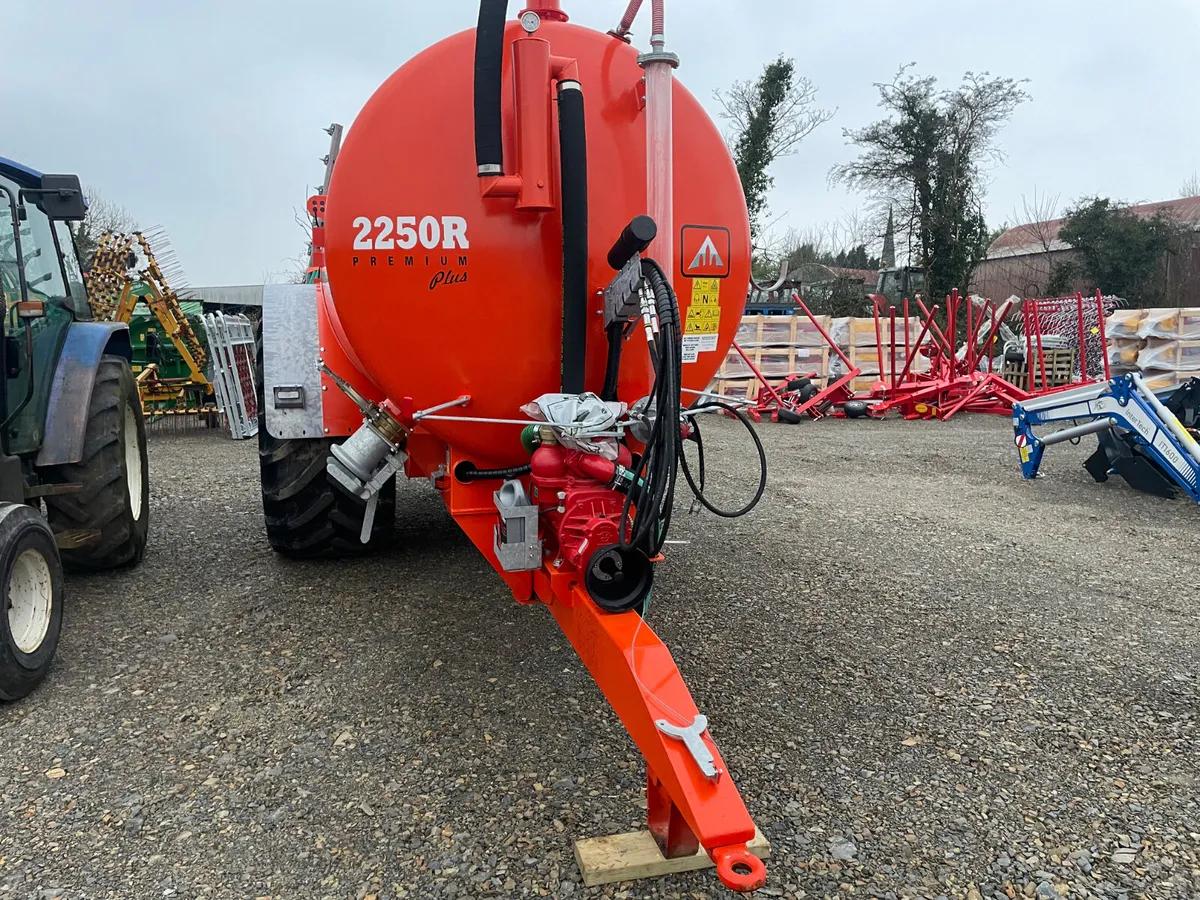 New Abbey 2250 Slurry Tank with Trailing Shoe - Image 2