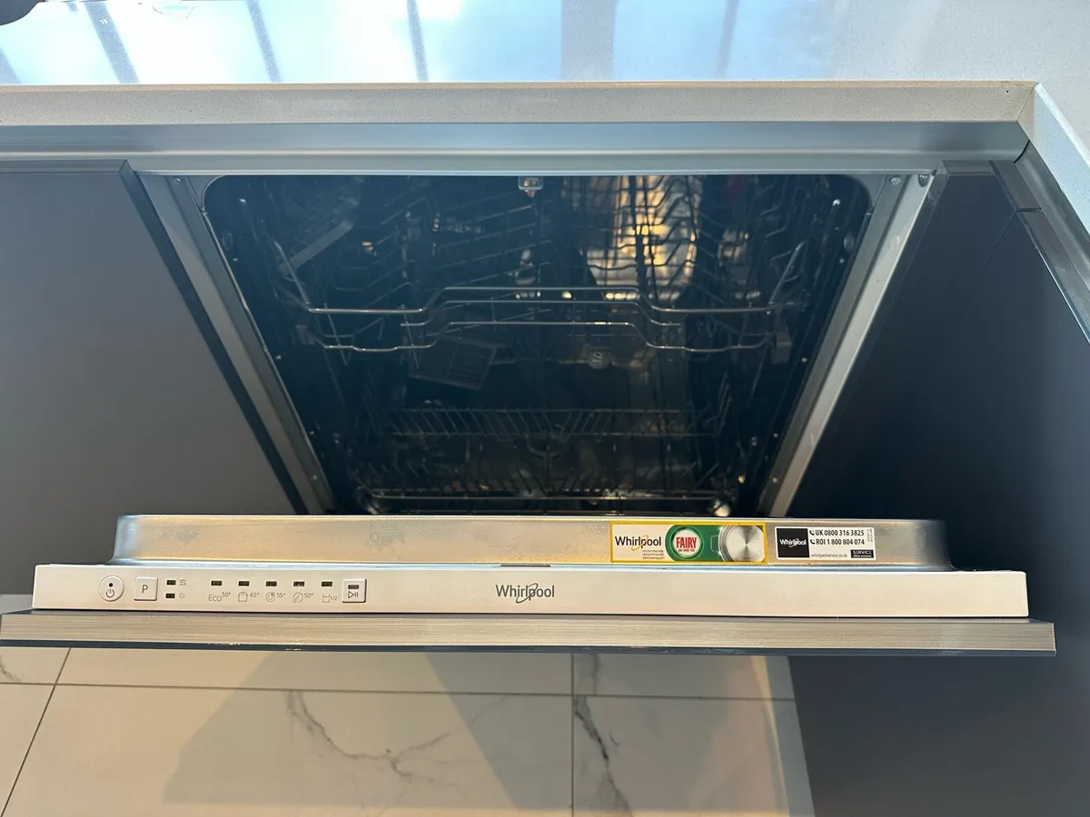 Whirlpool Integrated Dishwasher - Image 1