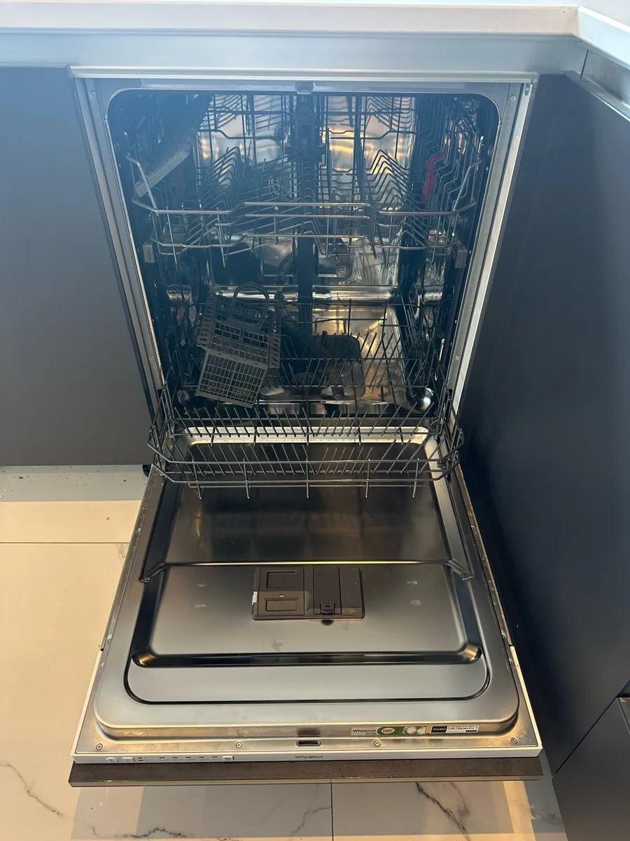 Whirlpool Integrated Dishwasher - Image 2