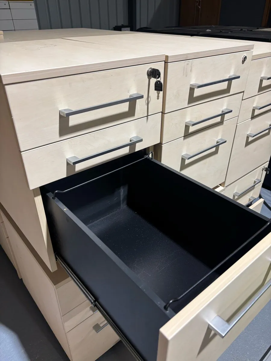 Office desks chairs cabinets - Image 4