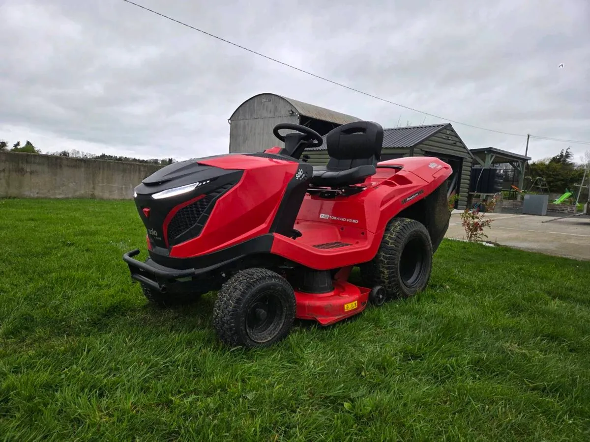 Alko Solo T22 Premium Ride-on Mower - Image 1