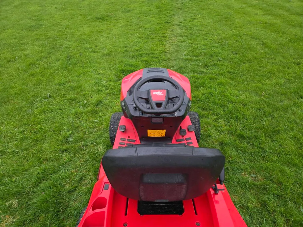 Alko Solo T22 Premium Ride-on Mower - Image 2