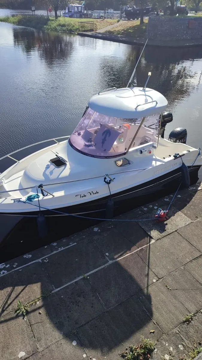 Pilothouse 5.5m 60hp - Image 1