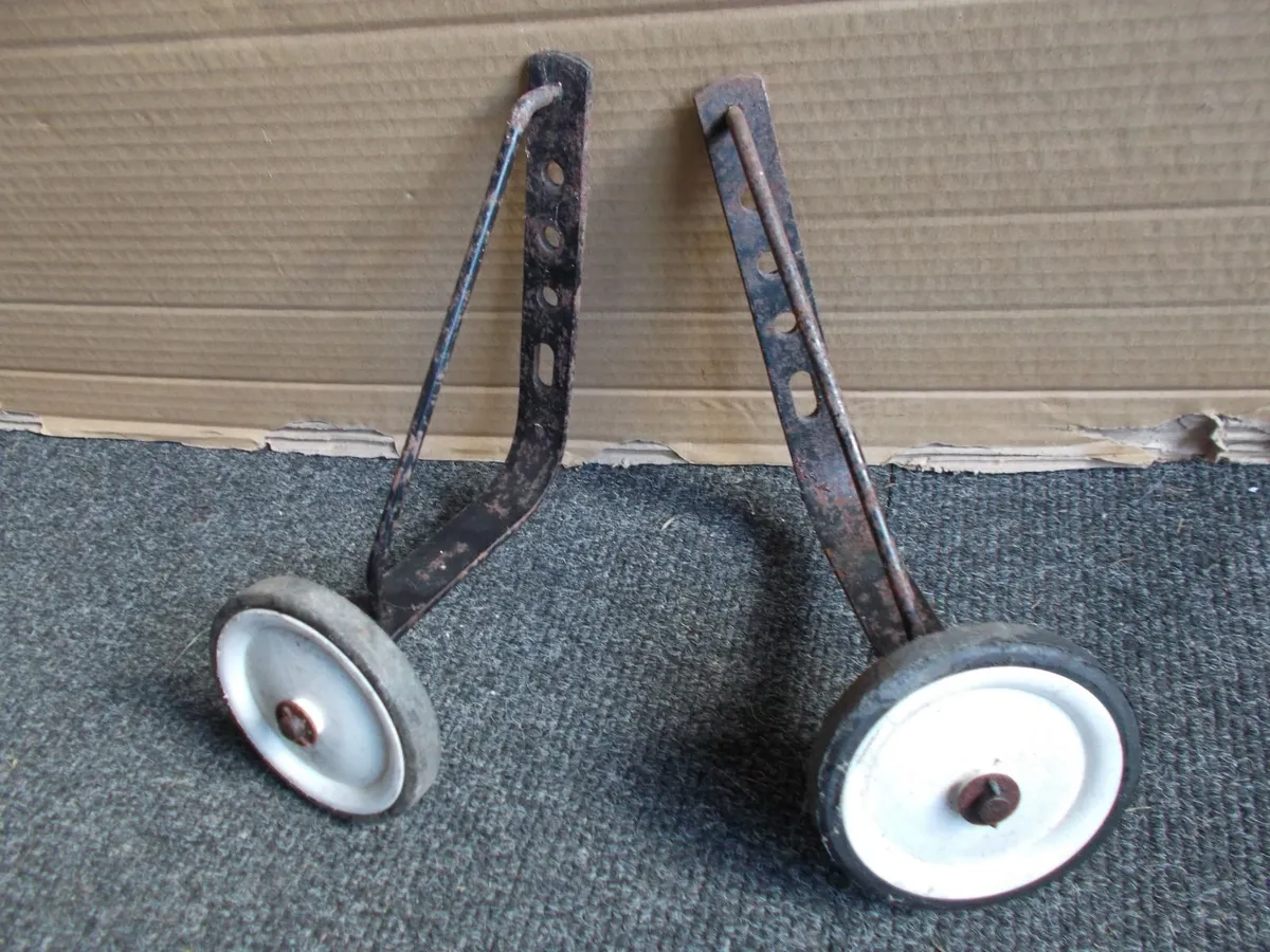 Pair of Black Stabilisers 1970's - Image 3