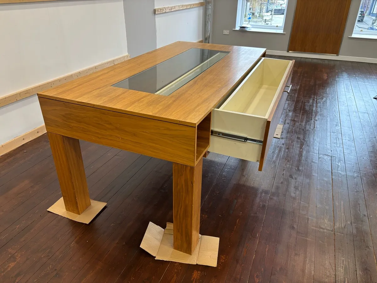 Retail Display Table - Image 2