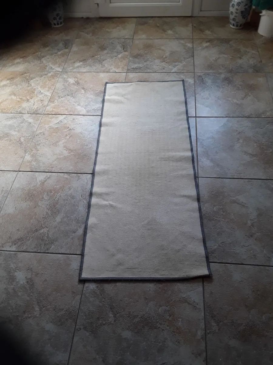 Long Runner carpet good condition - Image 3