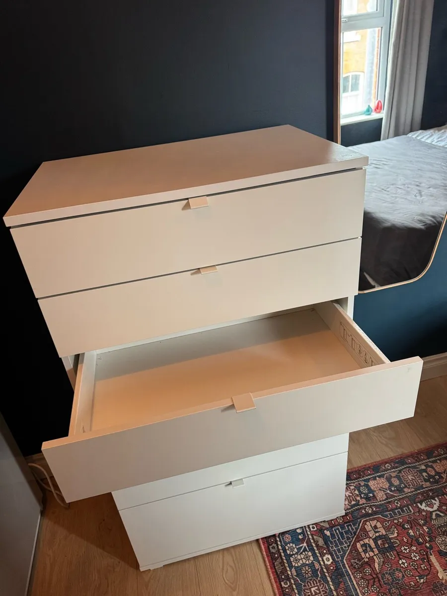 Chest of drawers in perfect working order - Image 2