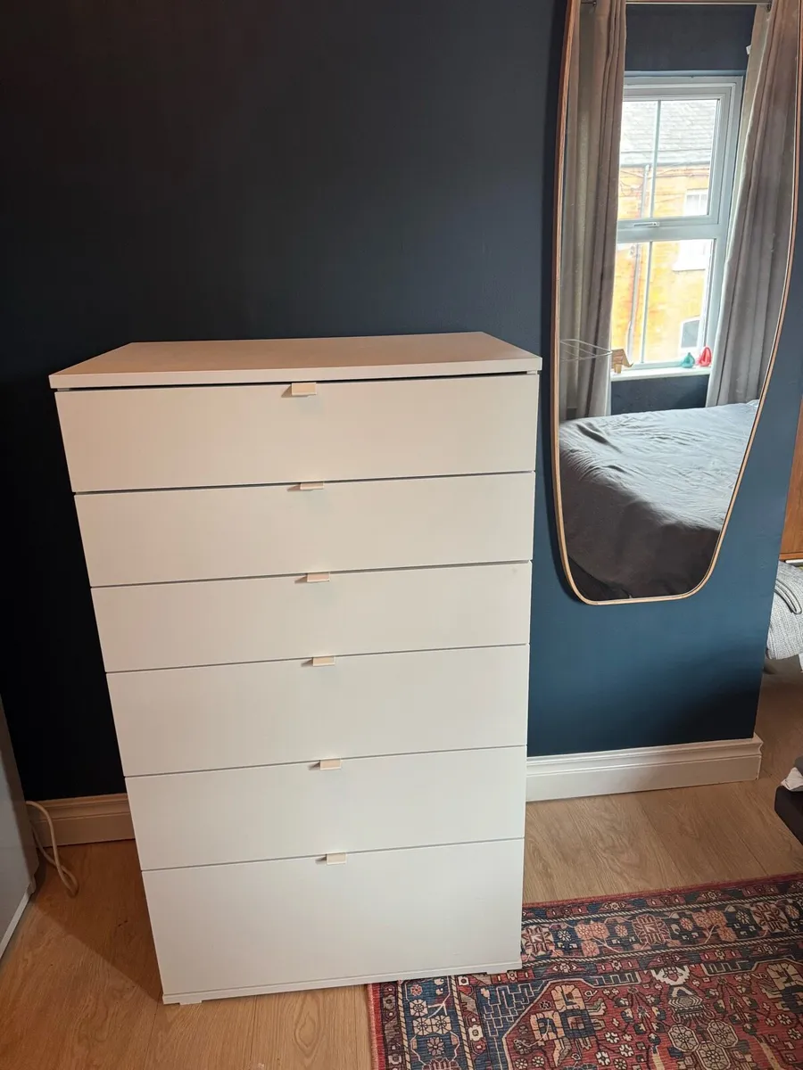 Chest of drawers in perfect working order - Image 1